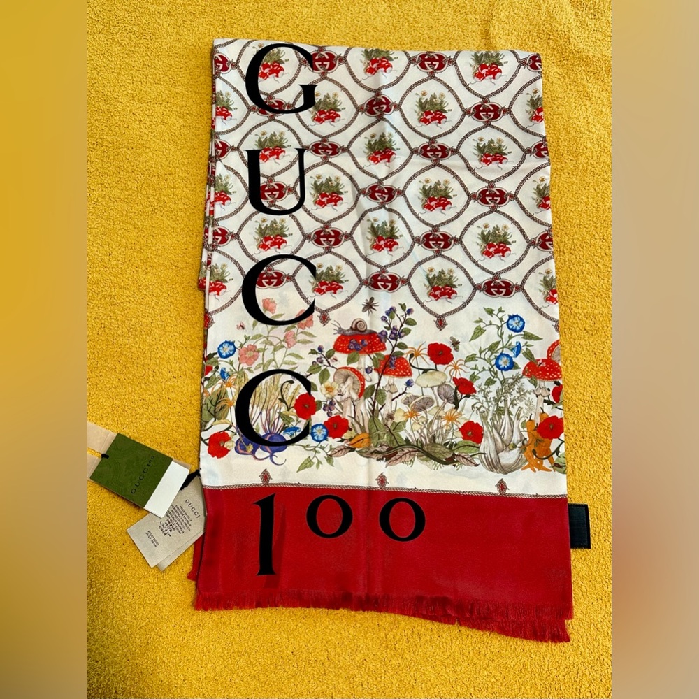 NEW/tags Gucci authentic 100 yr anniversary silk scarf Price firm Free shipping